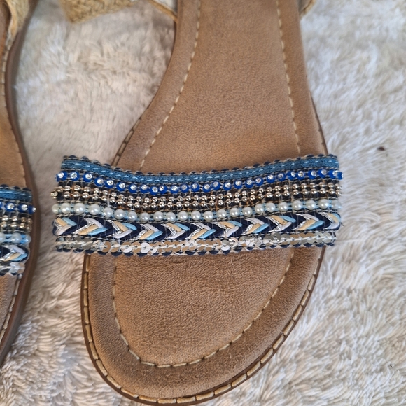 Bearpaw Sandals - Picture 2 of 6